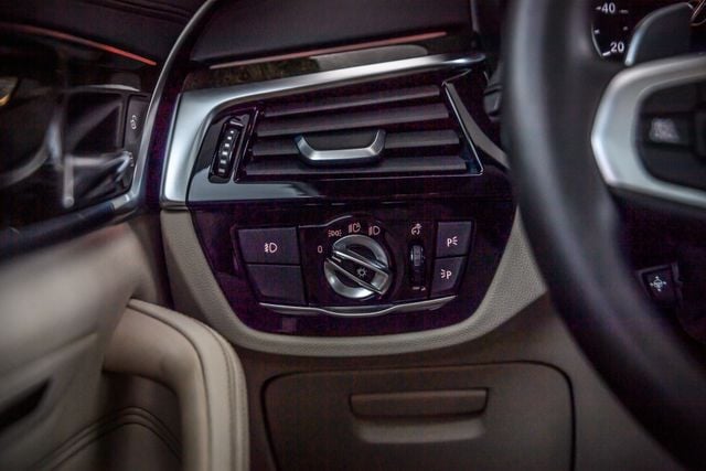 2018 BMW 5 Series 540i M SPORT - NAV - BACKUP CAM - BLUETOOTH - MUST SEE - 23002723 - 29