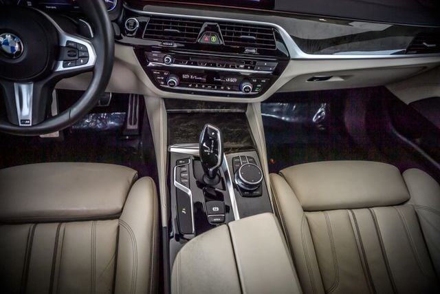 2018 BMW 5 Series 540i M SPORT - NAV - BACKUP CAM - BLUETOOTH - MUST SEE - 23002723 - 33