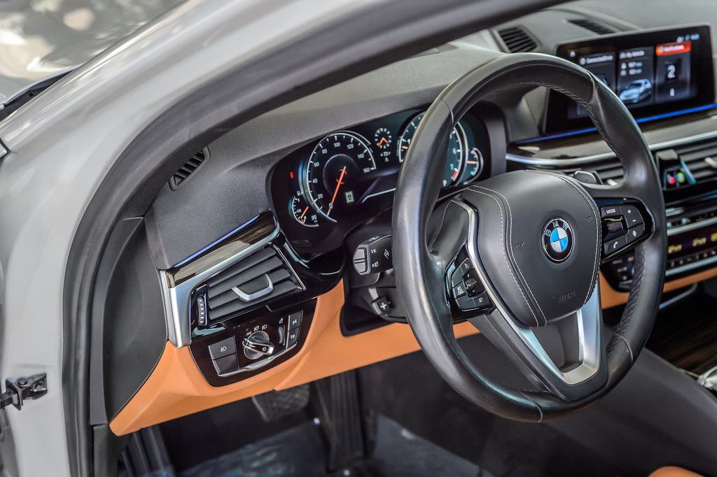 2018 BMW 5 Series 540i - WHITE ON BROWN -  NAV - BACKUP CAM - BLUETOOTH - MUST SEE - 23007549 - 25