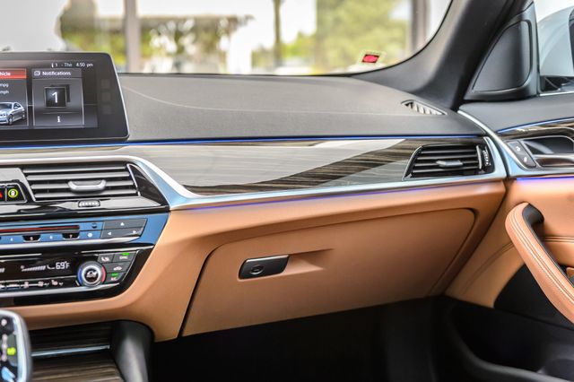 2018 BMW 5 Series 540i - WHITE ON BROWN -  NAV - BACKUP CAM - BLUETOOTH - MUST SEE - 23007549 - 34