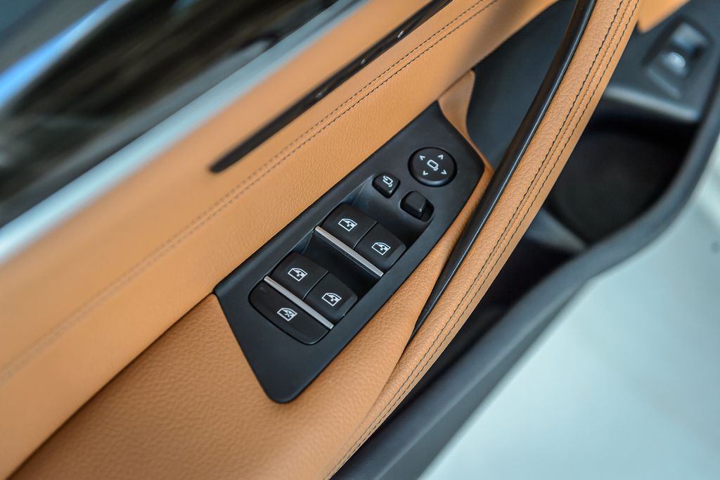 2018 BMW 5 Series 540i - WHITE ON BROWN -  NAV - BACKUP CAM - BLUETOOTH - MUST SEE - 23007549 - 50
