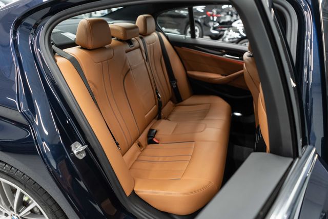 2018 BMW 5 Series 540i xDrive - 22963609 - 10