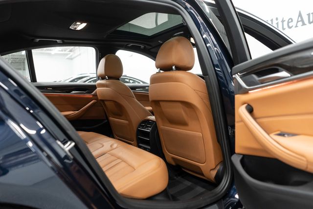 2018 BMW 5 Series 540i xDrive - 22963609 - 11