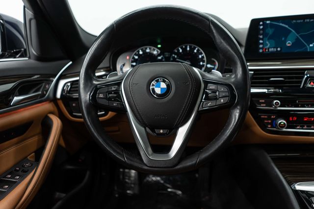 2018 BMW 5 Series 540i xDrive - 22963609 - 14