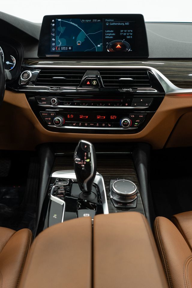 2018 BMW 5 Series 540i xDrive - 22963609 - 18