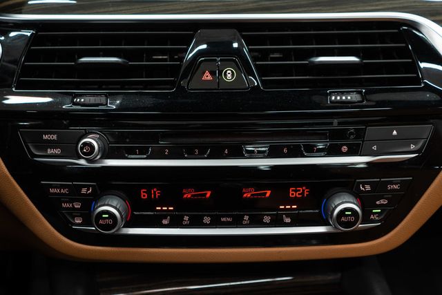 2018 BMW 5 Series 540i xDrive - 22963609 - 19