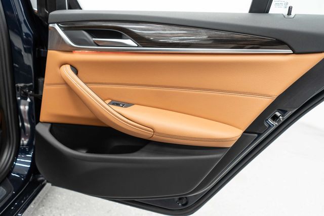 2018 BMW 5 Series 540i xDrive - 22963609 - 30