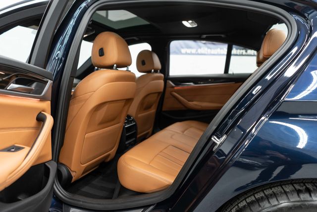 2018 BMW 5 Series 540i xDrive - 22963609 - 32