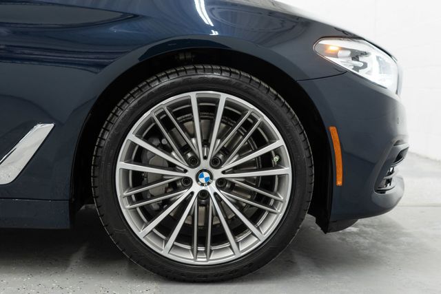 2018 BMW 5 Series 540i xDrive - 22963609 - 37