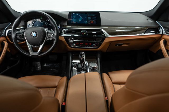 2018 BMW 5 Series 540i xDrive - 22963609 - 7