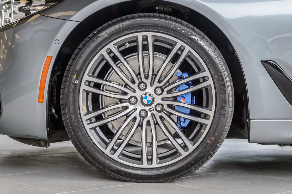 2018 BMW 5 Series 540i xDrive - 22994326 - 12