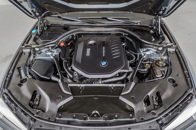 2018 BMW 5 Series 540i xDrive - 22994326 - 16
