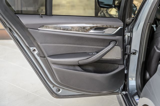 2018 BMW 5 Series 540i xDrive - 22994326 - 49