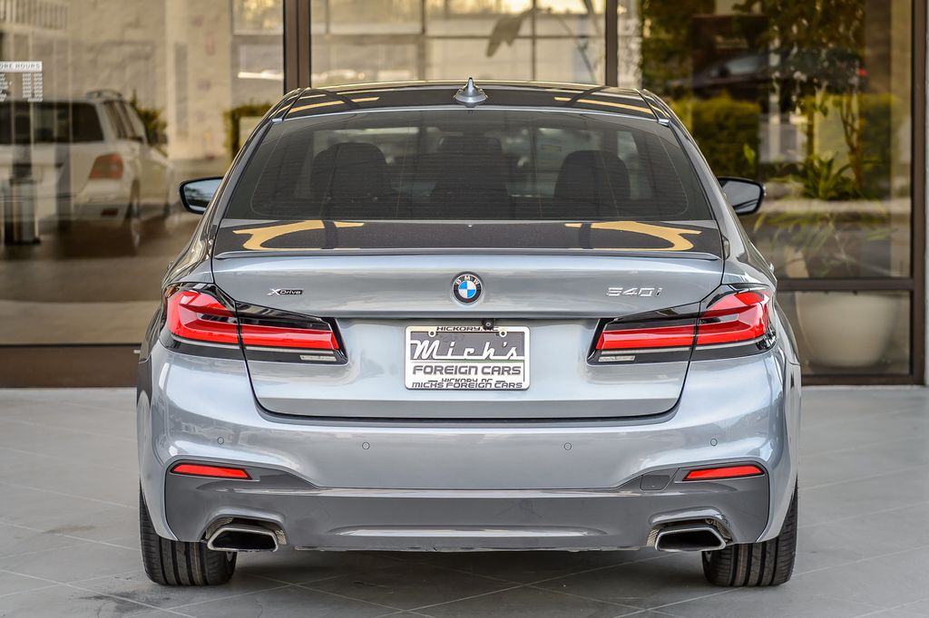 2018 BMW 5 Series 540i xDrive - 22994326 - 7