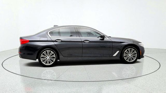 2018 BMW 5 Series 540i xDrive - 23096154 - 3