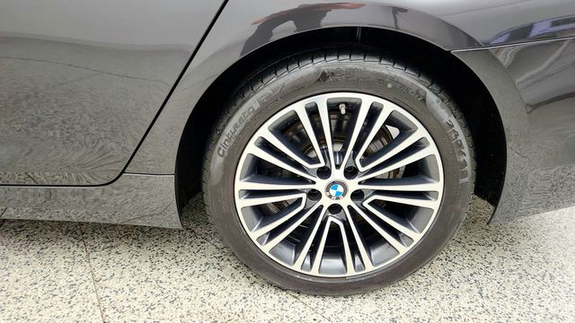 2018 BMW 5 Series 540i xDrive - 23096154 - 8