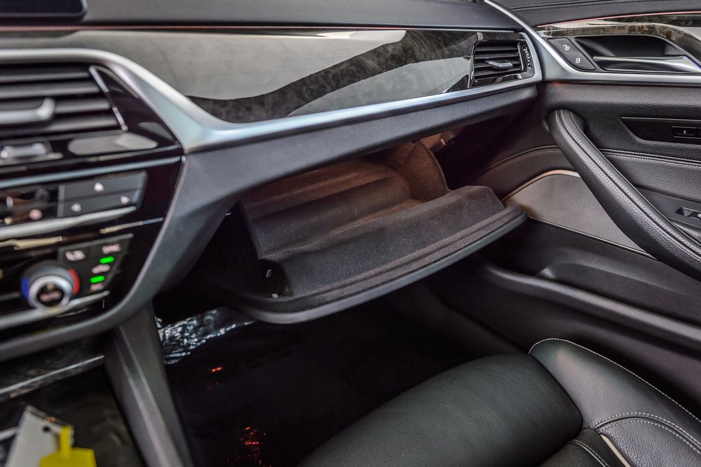 2018 BMW 5 Series 540i xDRIVE - M SPORT - NAV - BACKUP CAM - BLUETOOTH - GORGEOUS - 22994326 - 33