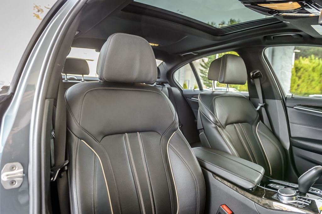 2018 BMW 5 Series 540i xDRIVE - M SPORT - NAV - BACKUP CAM - BLUETOOTH - GORGEOUS - 22994326 - 35