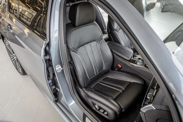 2018 BMW 5 Series 540i xDRIVE - M SPORT - NAV - BACKUP CAM - BLUETOOTH - GORGEOUS - 22994326 - 42