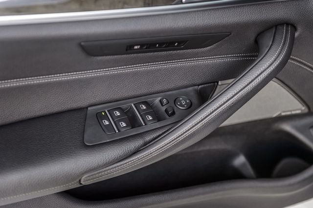 2018 BMW 5 Series 540i xDRIVE - M SPORT - NAV - BACKUP CAM - BLUETOOTH - GORGEOUS - 22994326 - 47