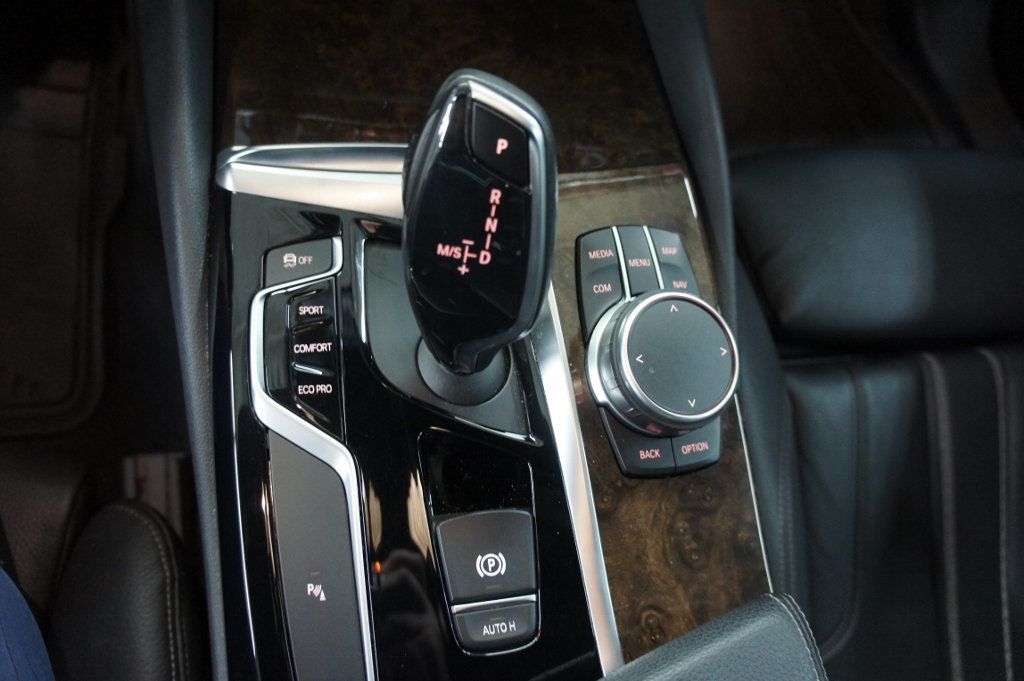 2018 BMW 5 Series 6 cyl turbocharged, 325 HP, SportLine, Stunning! - 22936845 - 30