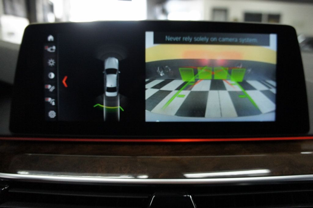 2018 BMW 5 Series 6 cyl turbocharged, 325 HP, SportLine, Stunning! - 22936845 - 33