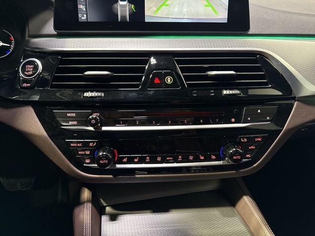 2018 BMW 5 Series M550i xDrive - 23013905 - 26