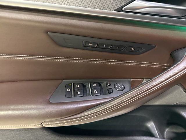 2018 BMW 5 Series M550i xDrive - 23013905 - 37