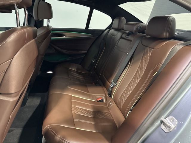 2018 BMW 5 Series M550i xDrive - 23013905 - 40
