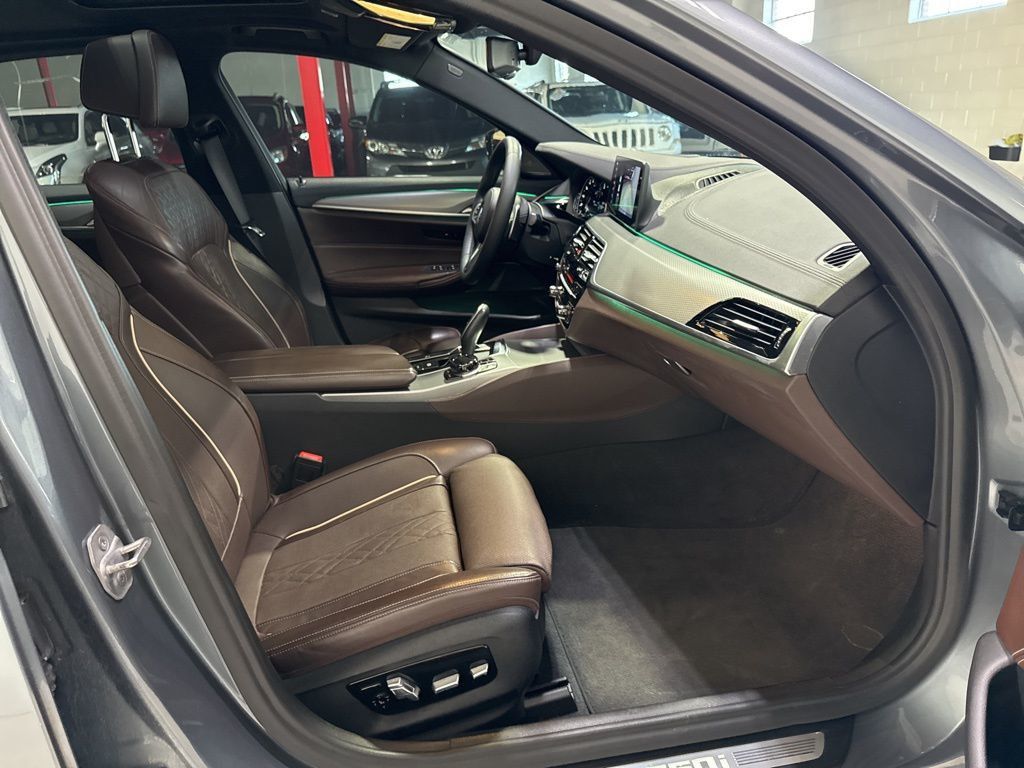 2018 BMW 5 Series M550i xDrive - 23013905 - 49