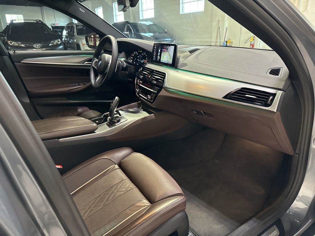 2018 BMW 5 Series M550i xDrive - 23013905 - 50