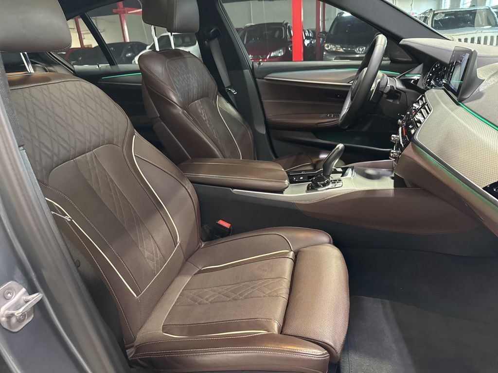 2018 BMW 5 Series M550i xDrive - 23013905 - 51