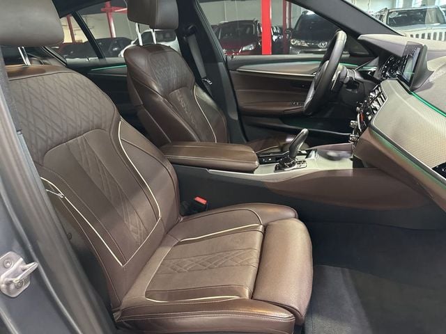 2018 BMW 5 Series M550i xDrive - 23013905 - 51