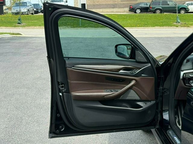 2018 BMW 5 Series M550i xDrive - 23014864 - 19