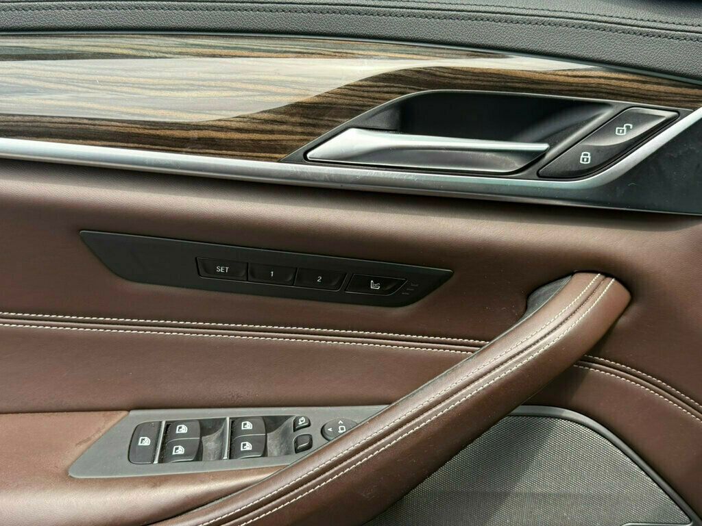 2018 BMW 5 Series M550i xDrive - 23014864 - 34