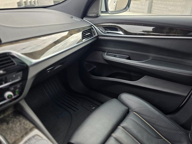 2018 BMW 6 Series 640i xDrive Gran Turismo - 22964869 - 40