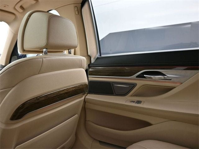 2018 BMW 7 Series 740i - 22941754 - 17