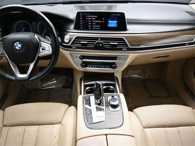 2018 BMW 7 Series 740i - 22941754 - 21