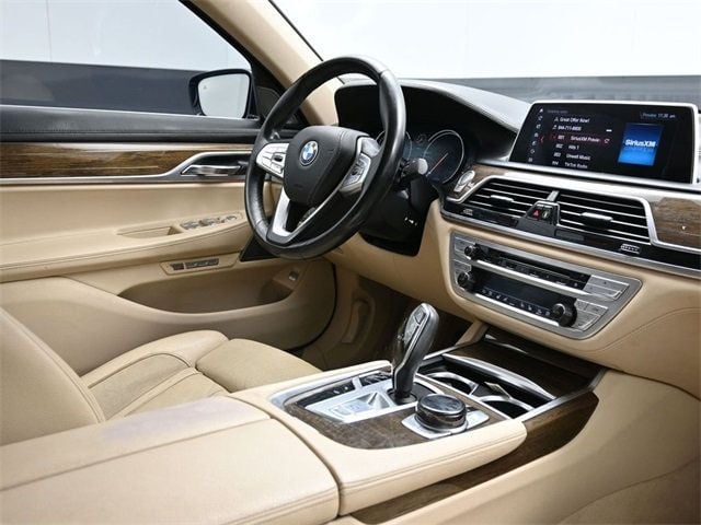 2018 BMW 7 Series 740i - 22941754 - 23
