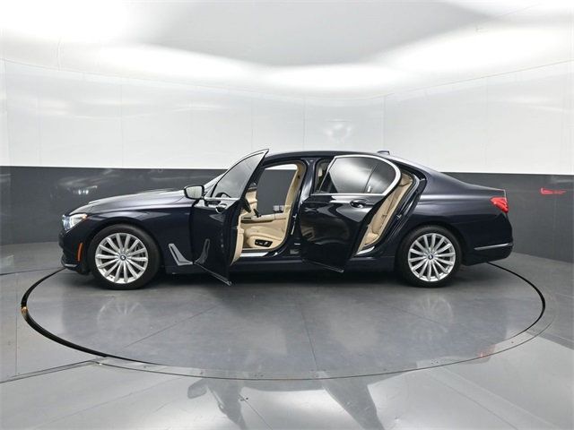 2018 BMW 7 Series 740i - 22941754 - 46