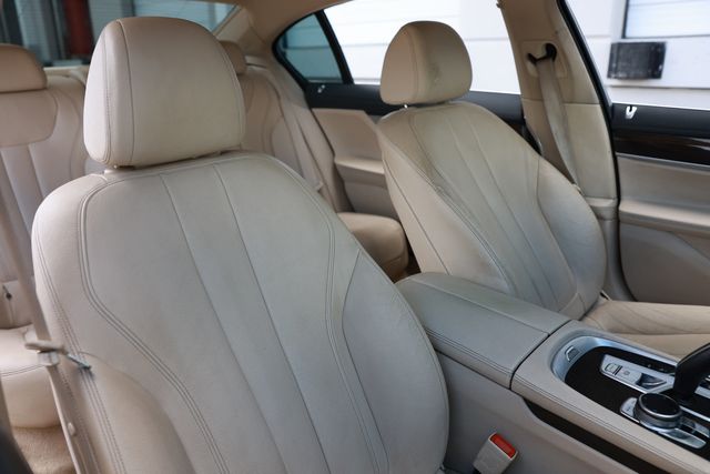 2018 BMW 7 Series 740i - 23010761 - 18