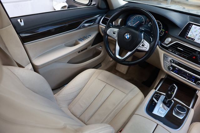 2018 BMW 7 Series 740i - 23010761 - 22