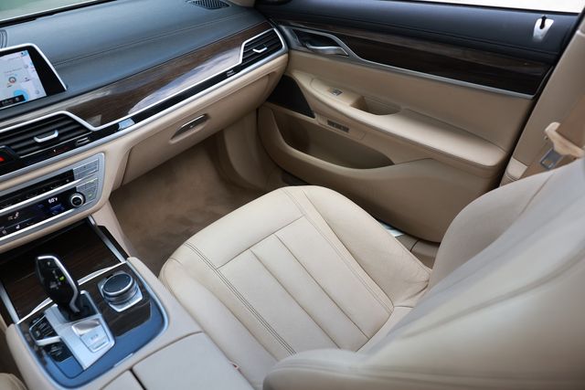 2018 BMW 7 Series 740i - 23010761 - 24