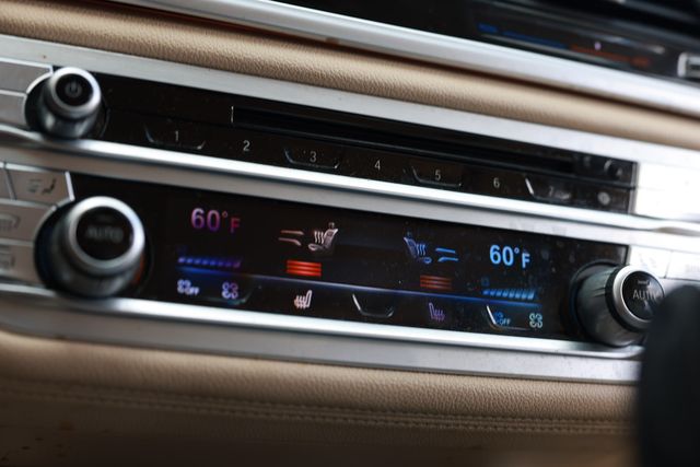 2018 BMW 7 Series 740i - 23010761 - 38