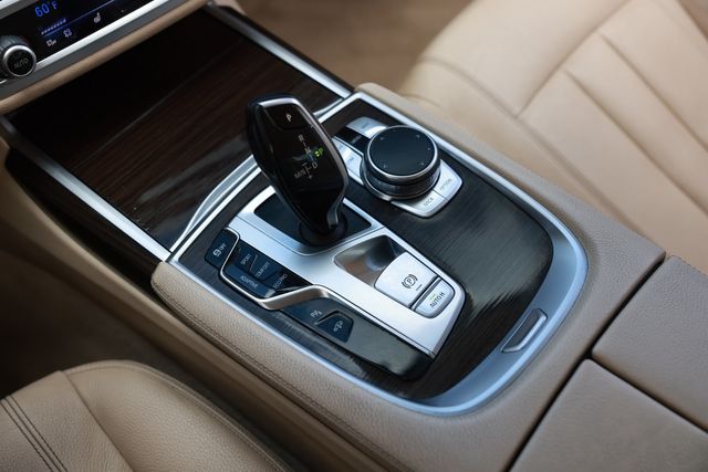 2018 BMW 7 Series 740i - 23010761 - 43