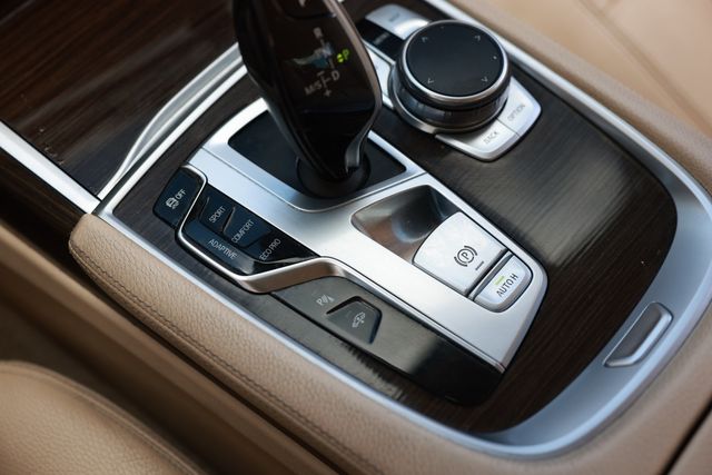 2018 BMW 7 Series 740i - 23010761 - 44
