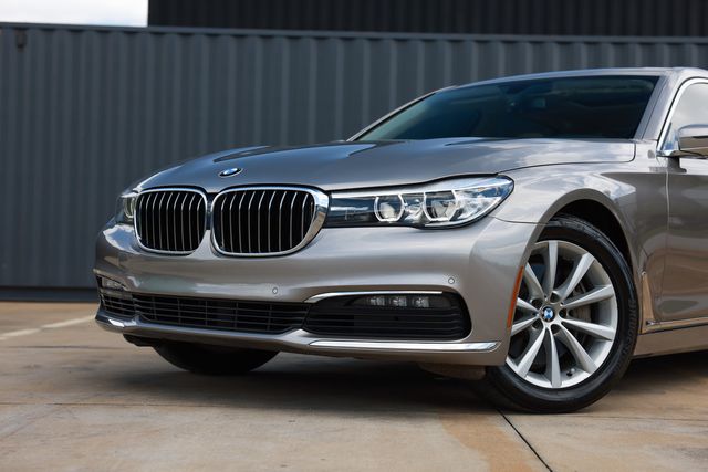 2018 BMW 7 Series 740i - 23010761 - 49
