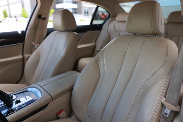 2018 BMW 7 Series 740i - 23010761 - 8