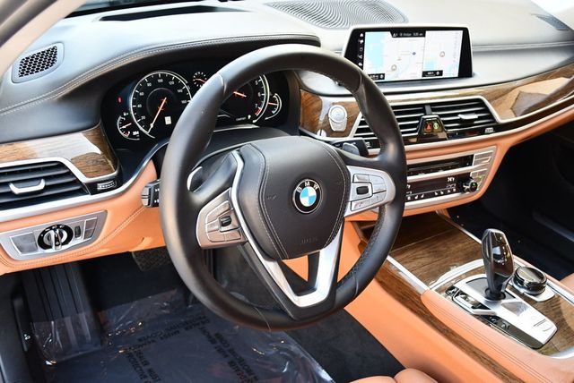 2018 BMW 7 Series 740i Sedan W/Executive & Driving Assistance Packages - 23028841 - 11