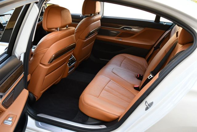 2018 BMW 7 Series 740i Sedan W/Executive & Driving Assistance Packages - 23028841 - 15